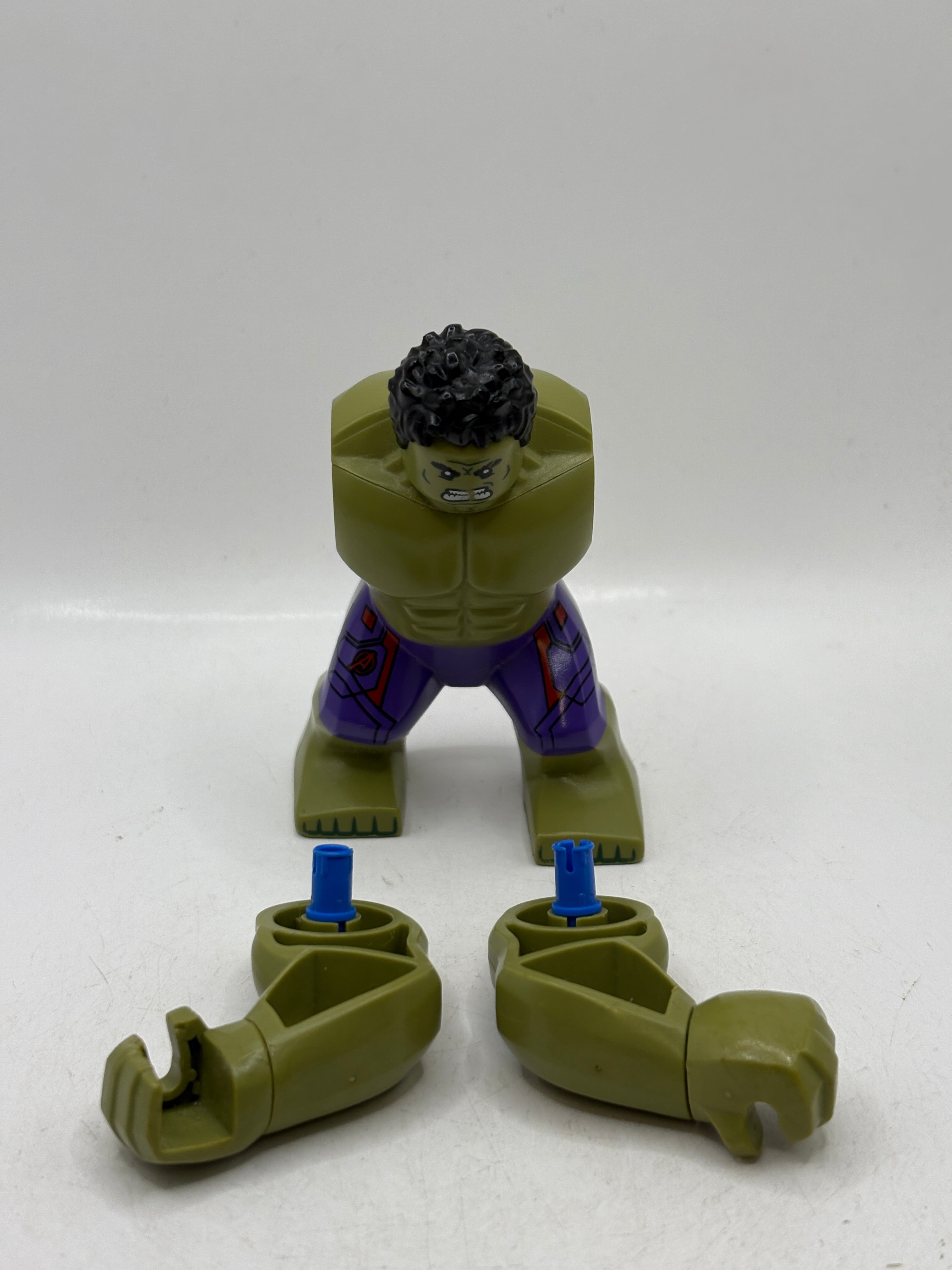 LEGO Marvel Super Heroes Hulk Bigfig Minifigure Avengers Green Purple Shorts